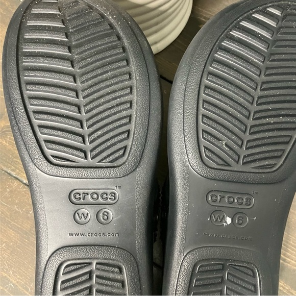 Crocs Sandals Size 6 Black Embellished Diamante Casual - Picture 9 of 12